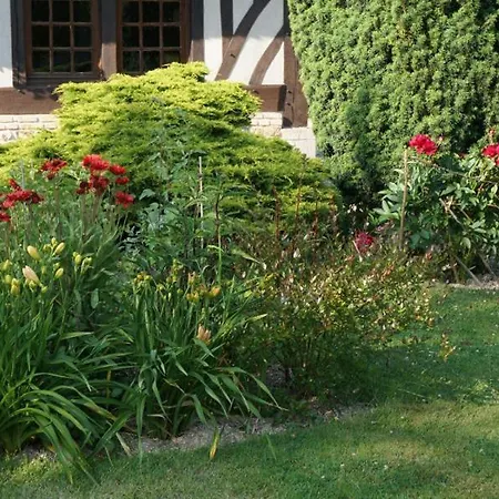 Holiday home Gite Gites De France - La Chaumiere *