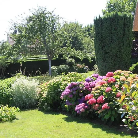 Holiday home Gite Gites De France - La Chaumiere