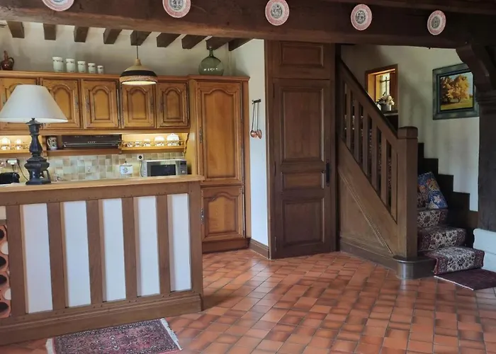 Holiday home Gite Gites De France - La Chaumiere