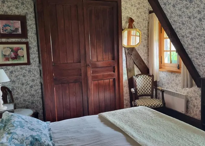 Holiday home Gite Gites De France - La Chaumiere *