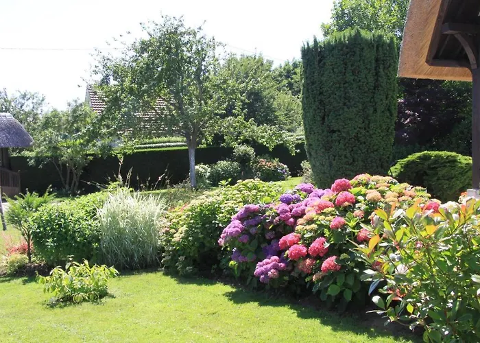 Holiday home Gite Gites De France - La Chaumiere