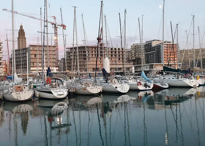 Holiday home Gite Gites De France - La Chaumiere Octeville-sur-Mer